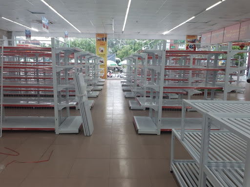 Kệ Sắt Tuệ Linh