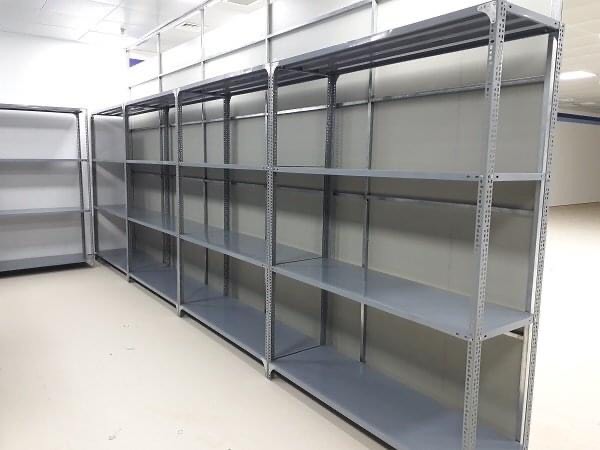 Kệ Sắt Tuệ Linh