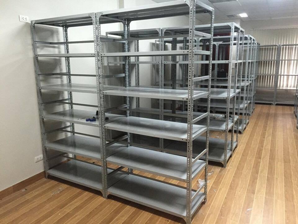 Kệ Sắt Tuệ Linh