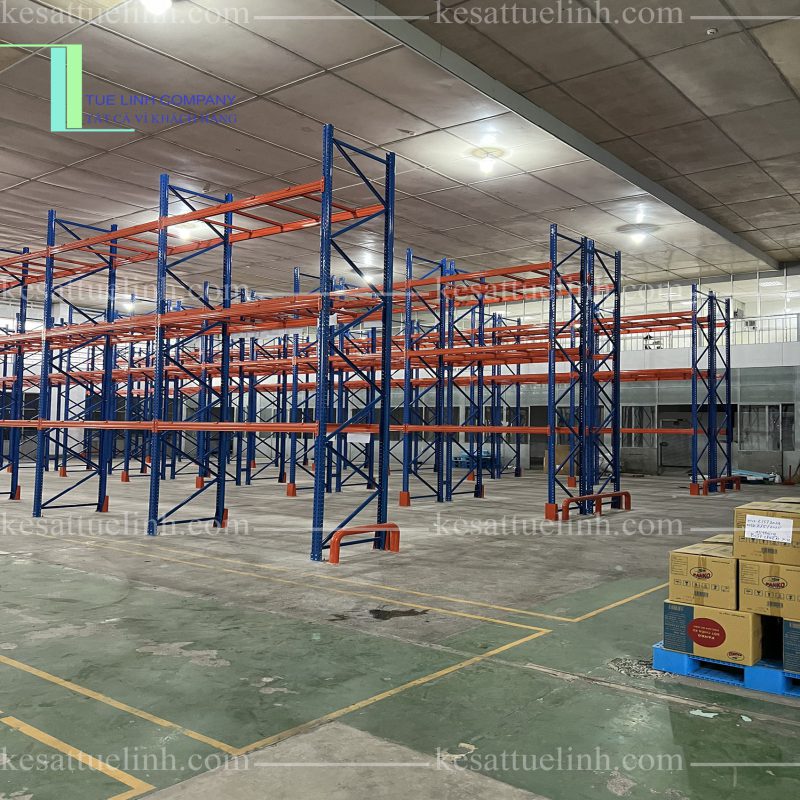 Kệ Sắt Tuệ Linh